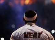 PG游戏APP-铁血德罗赞，防守艺术与广厦队的掘金启示录