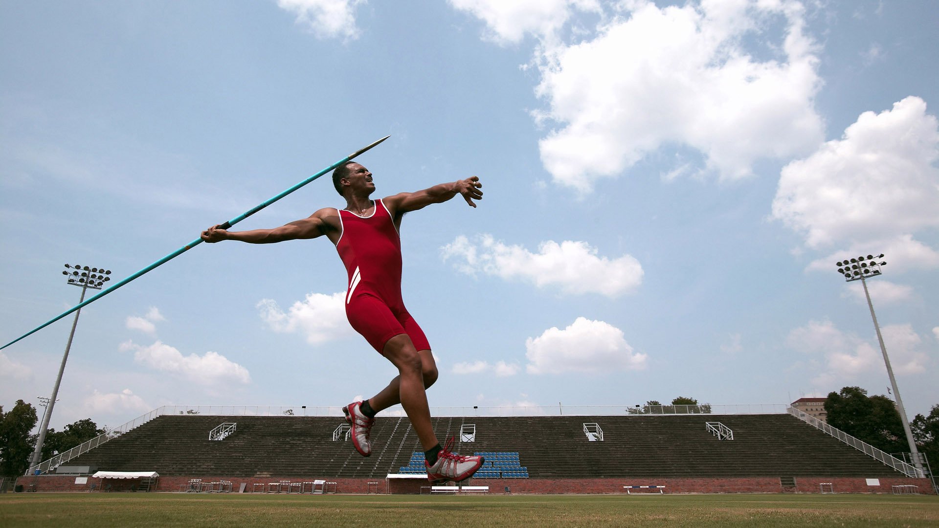 赛道终章,卡拉斯科关键回合不手软,F1年度争冠之夜铸就传奇